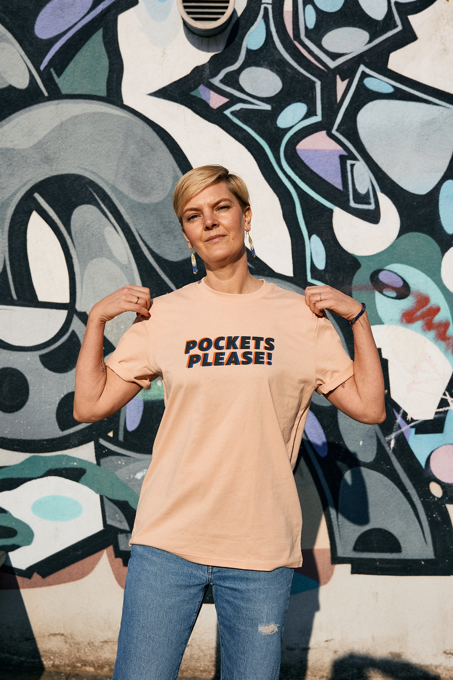 Pockets please T-shirt, fersken, to-farvet frontprint, voksen