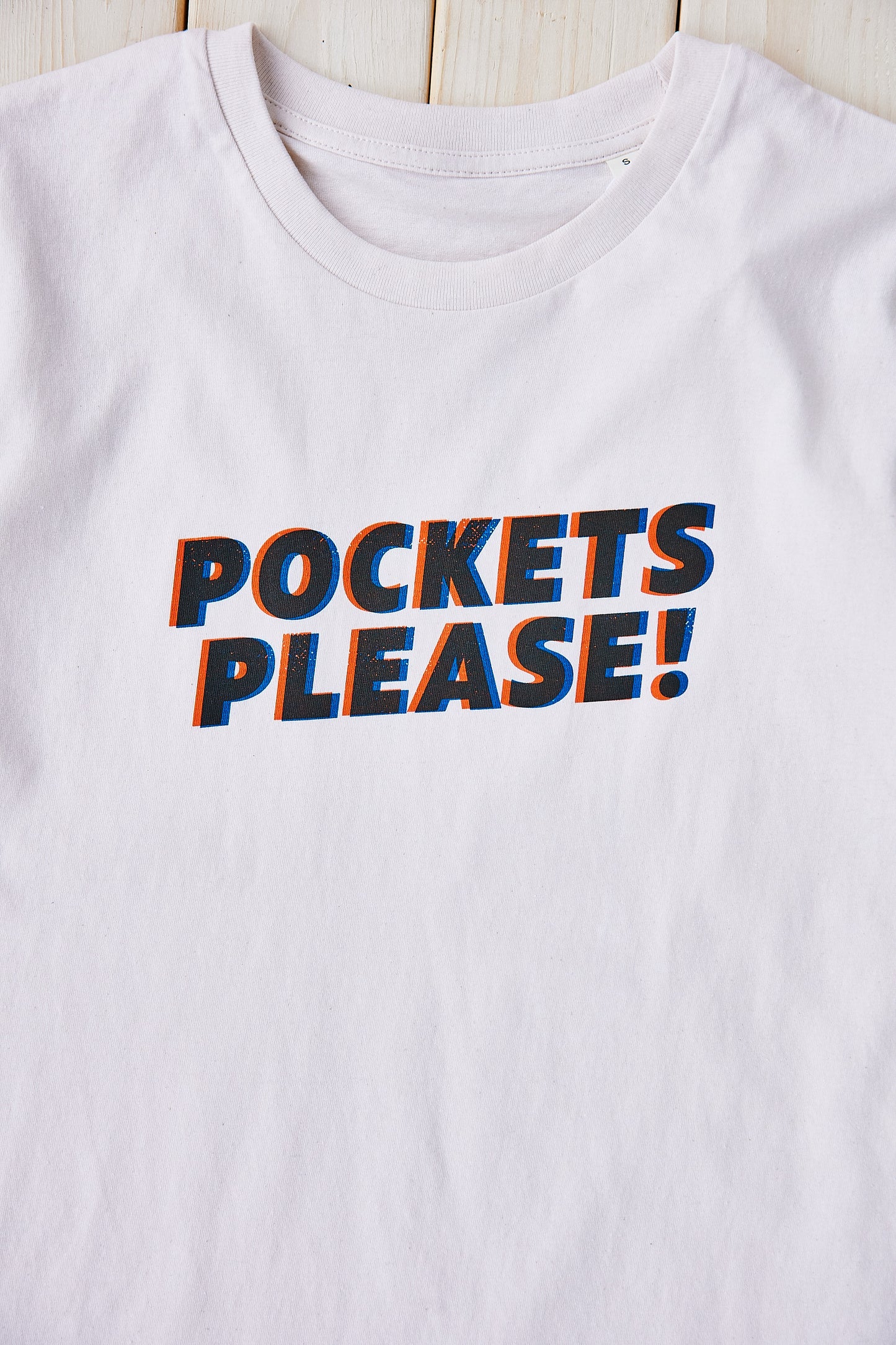 Pockets please T-shirt, off-white, to-farvet frontprint, voksen