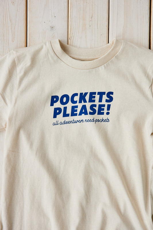 Pockets please T-shirt, off-white, blåt frontprint barn