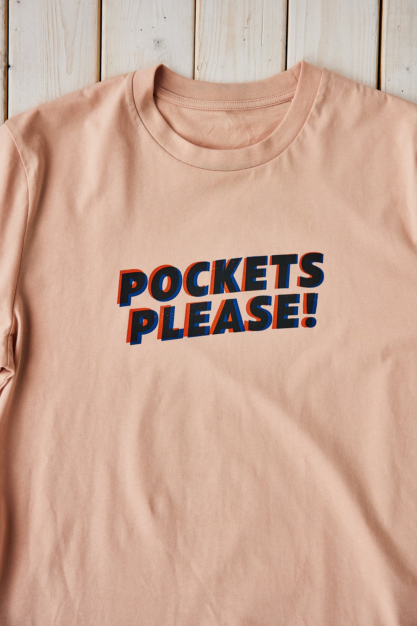 Pockets please T-shirt, fersken, to-farvet frontprint, voksen