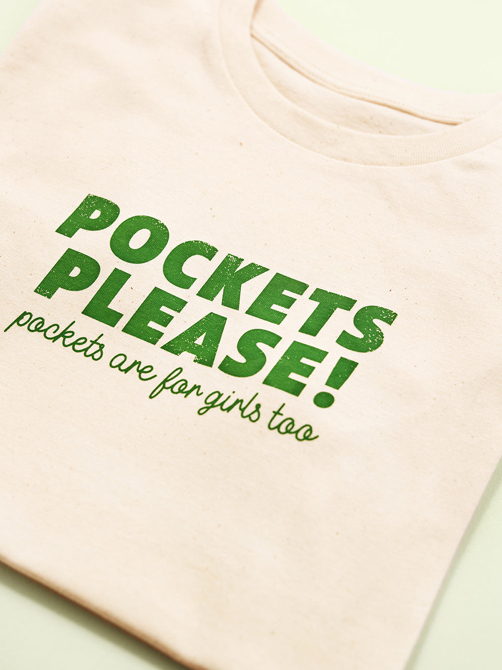 Pockets please T-shirt, off-white, barn